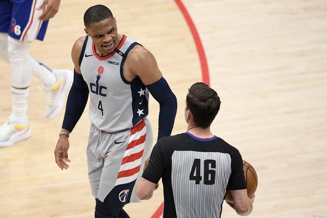 相较之下 相较之下